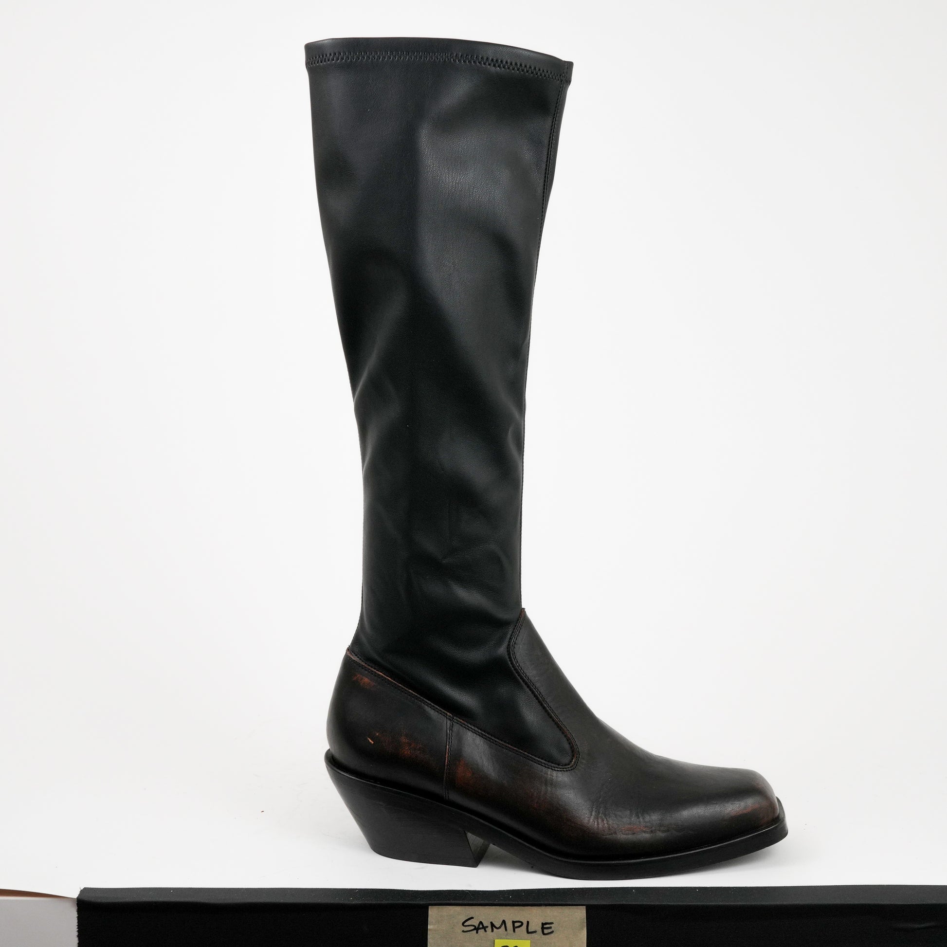 Fortune Boot Black Sample 39