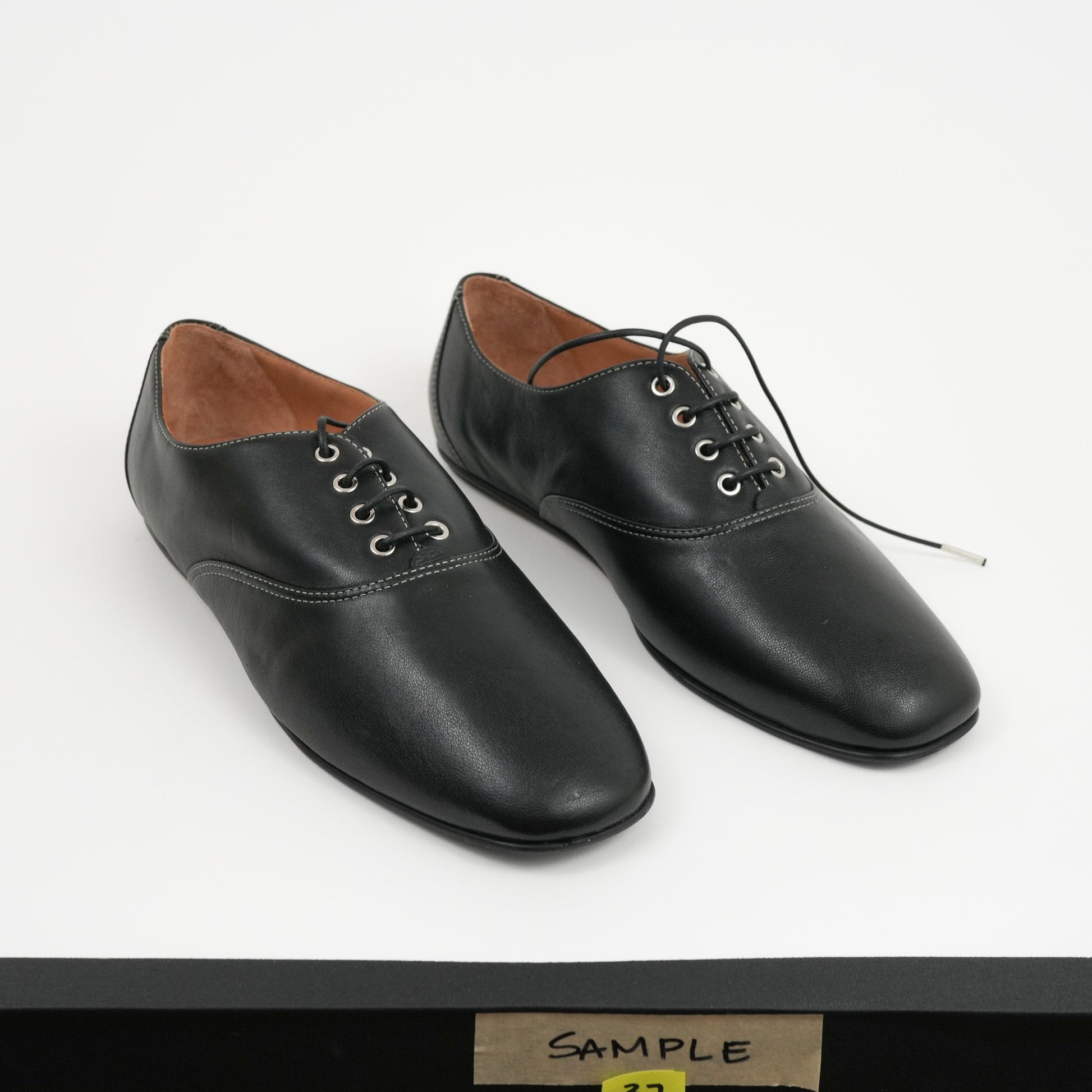 Sway Oxford Black Sample Size 37