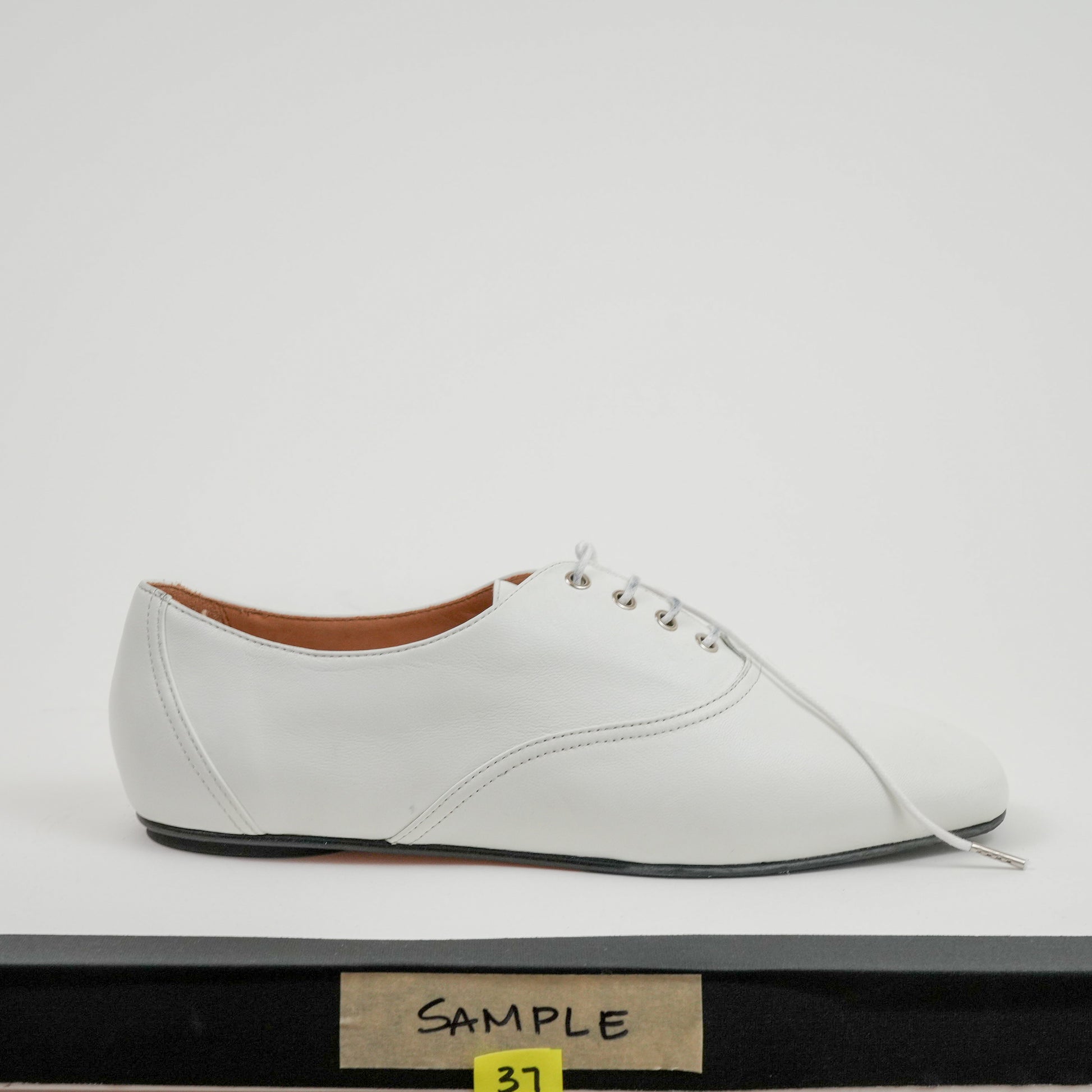 Sway Oxford Ivory Sample Size 37