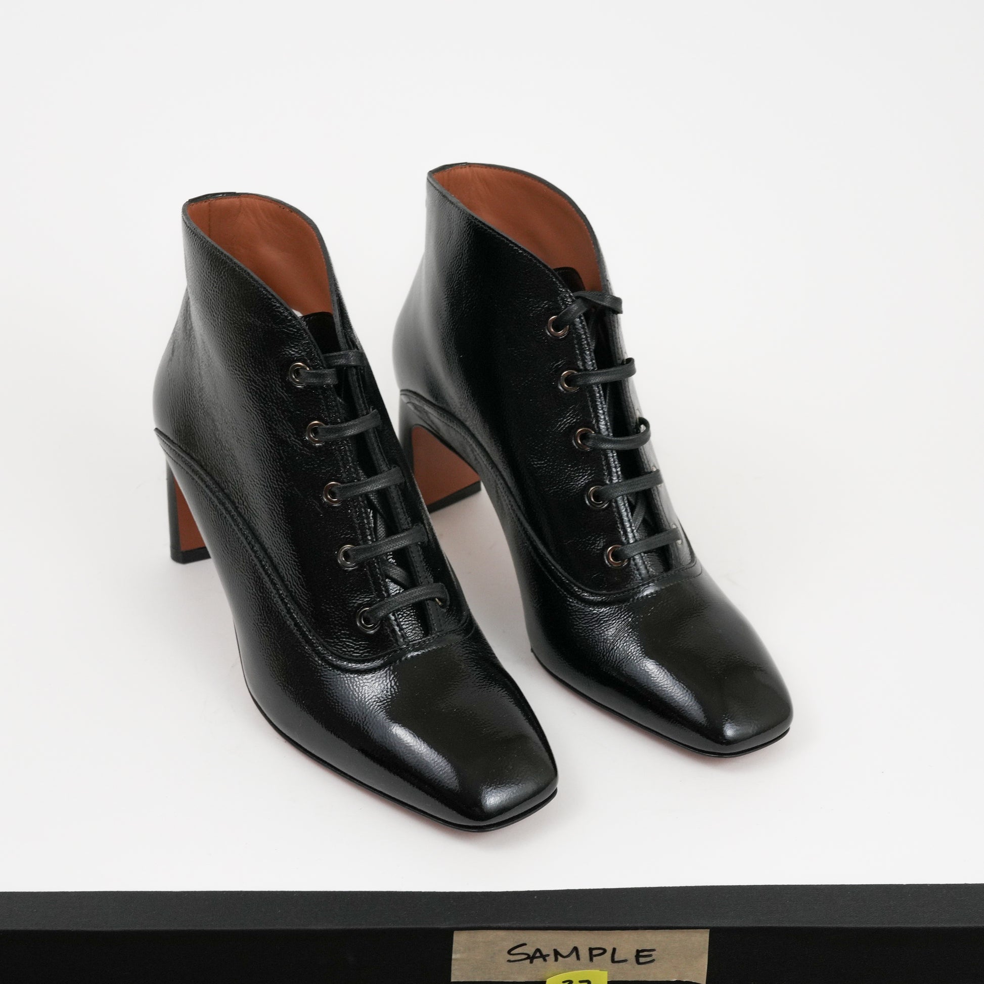 Jil Boot II Black Patent Sample Size 37