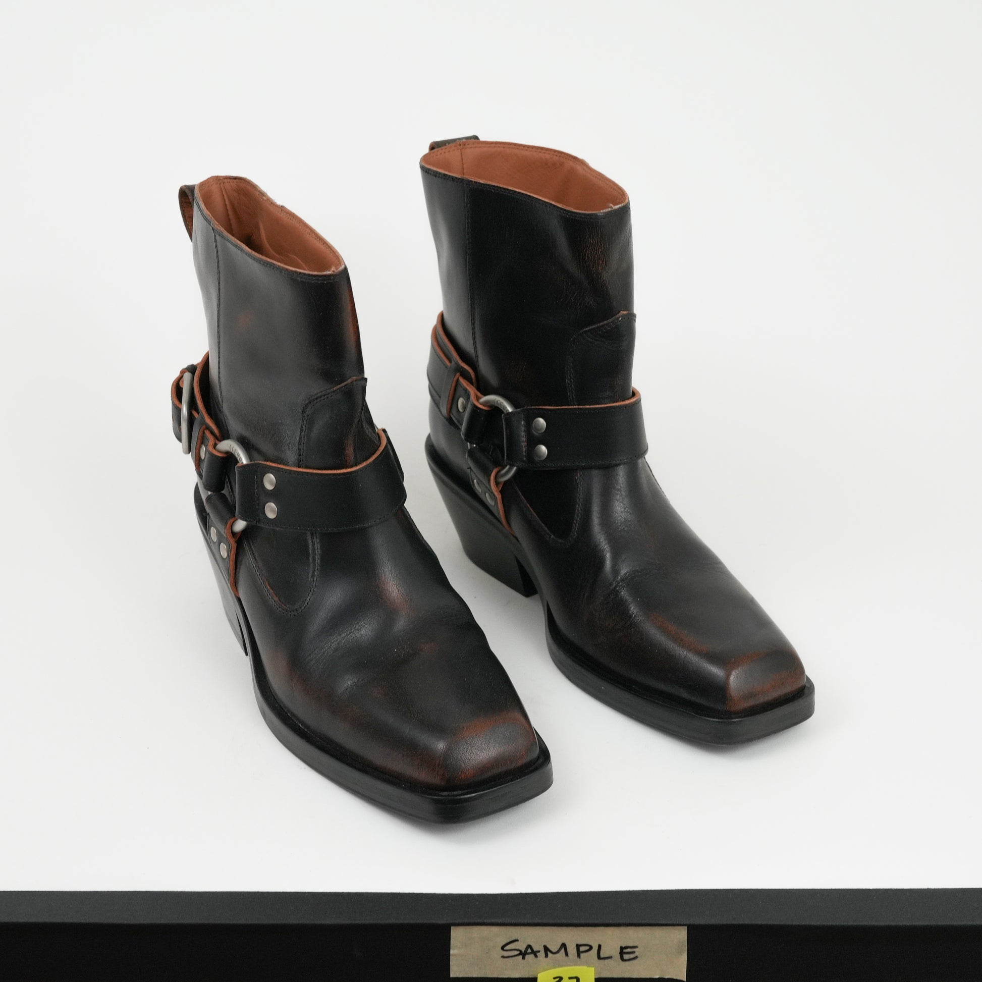 Waymore Boot Black Sample Size 37