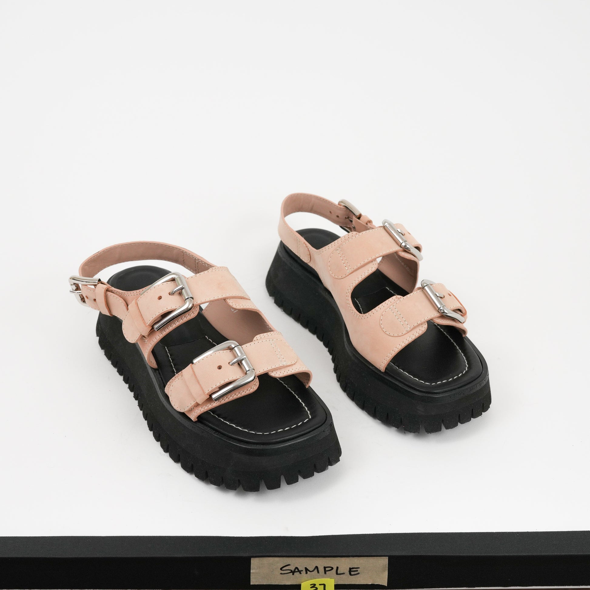 Cosima Blush Nubuck Sample Size 37