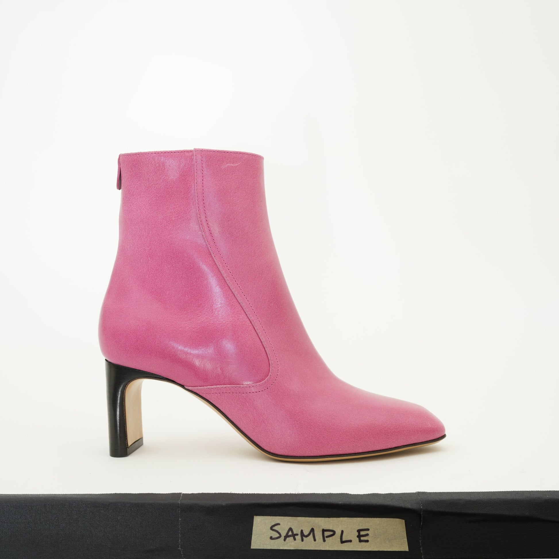 Jules II Pink Waxy Sample 37