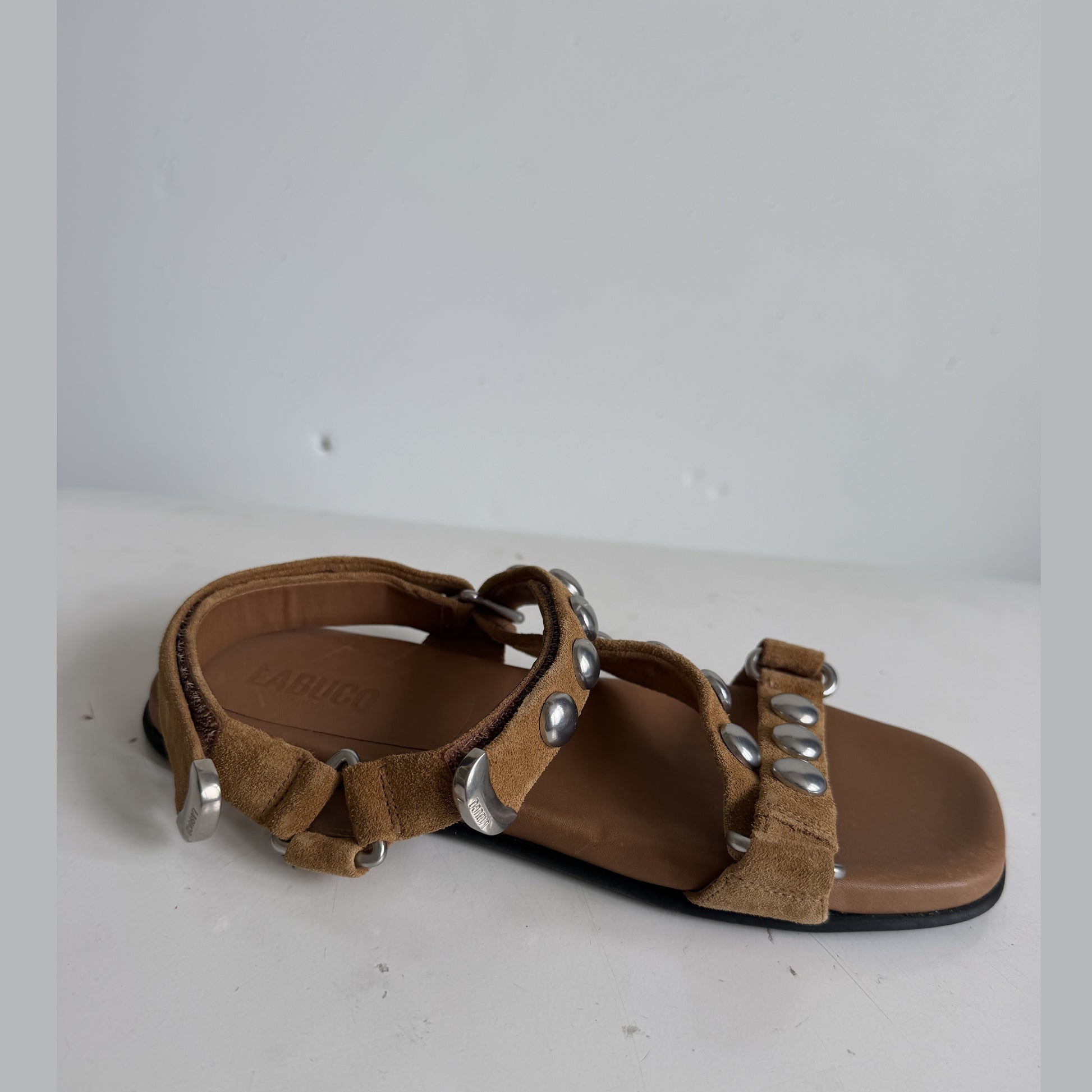 Siri Sandal Tan Sample Size 37