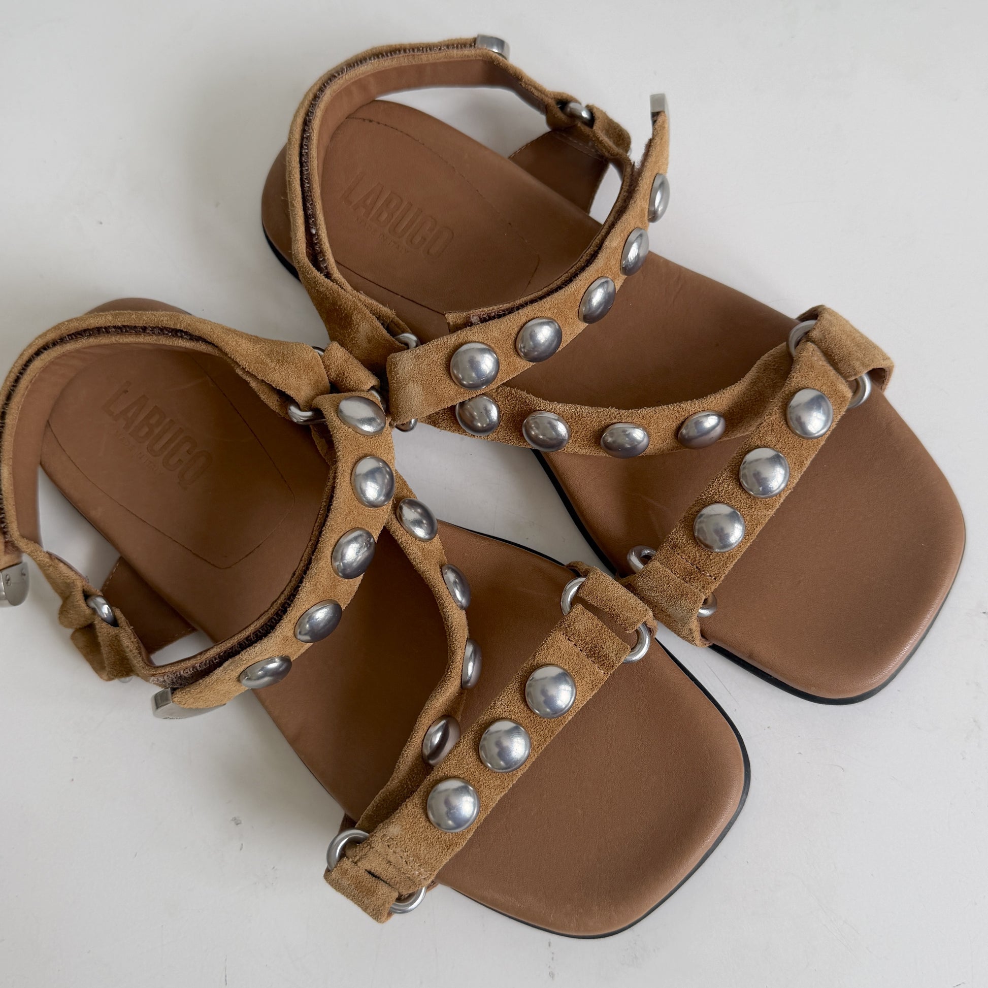 Siri Sandal Tan Sample Size 37