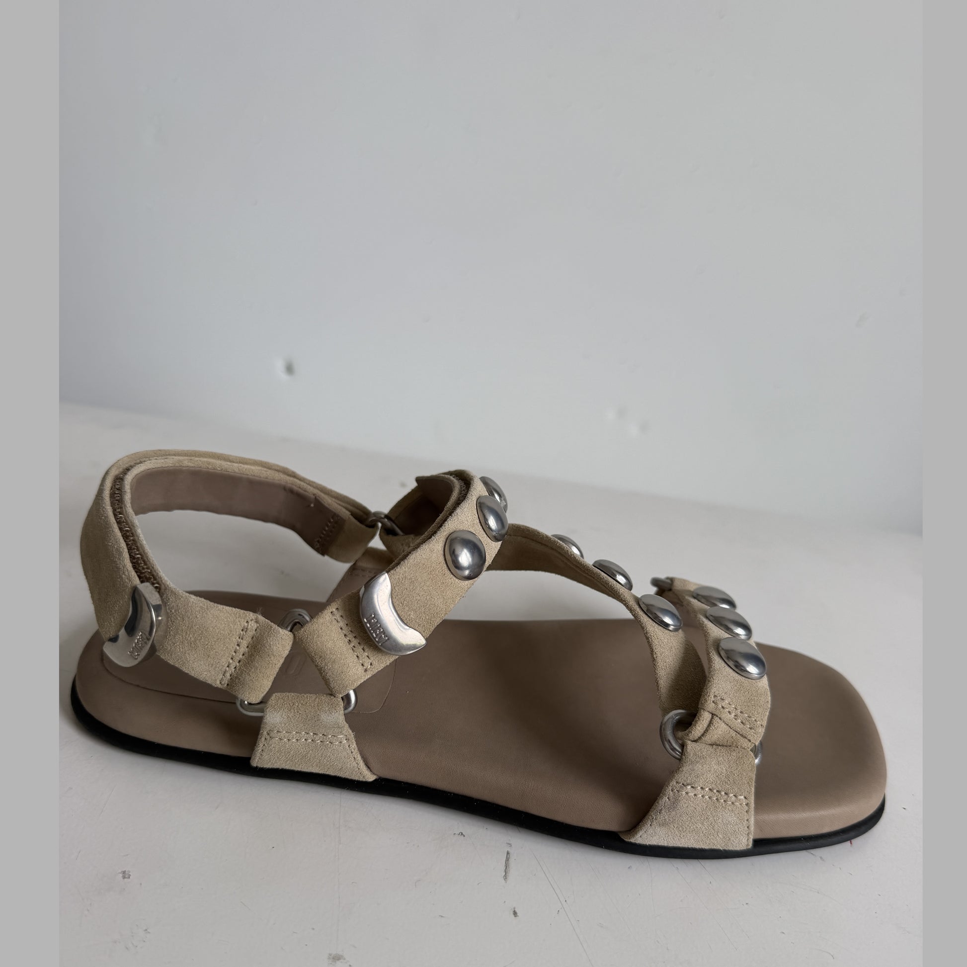 Siri Sandal Stone Sample Size 37