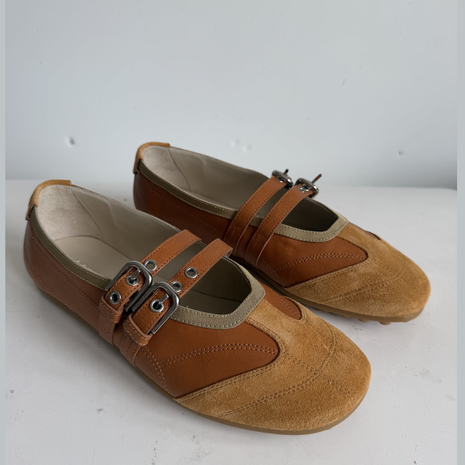 Studio Maryjane Tan Sample Size 37