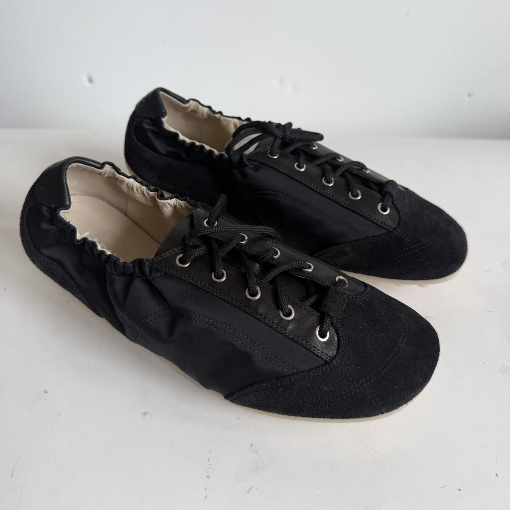Soft Runner Black Satin Leather Sample Size 37