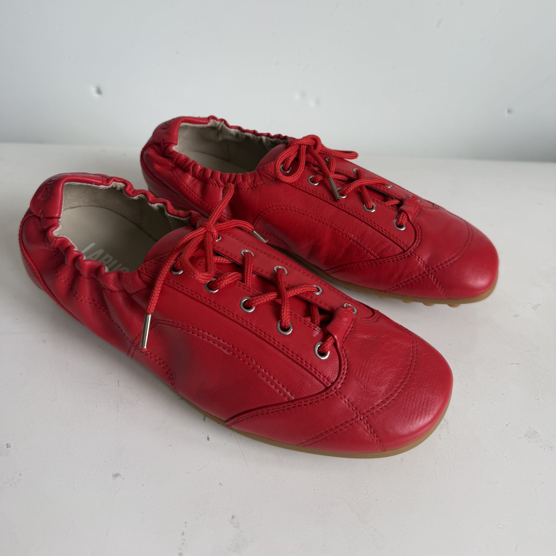 Soft Runner Red Leather Sample Size 37