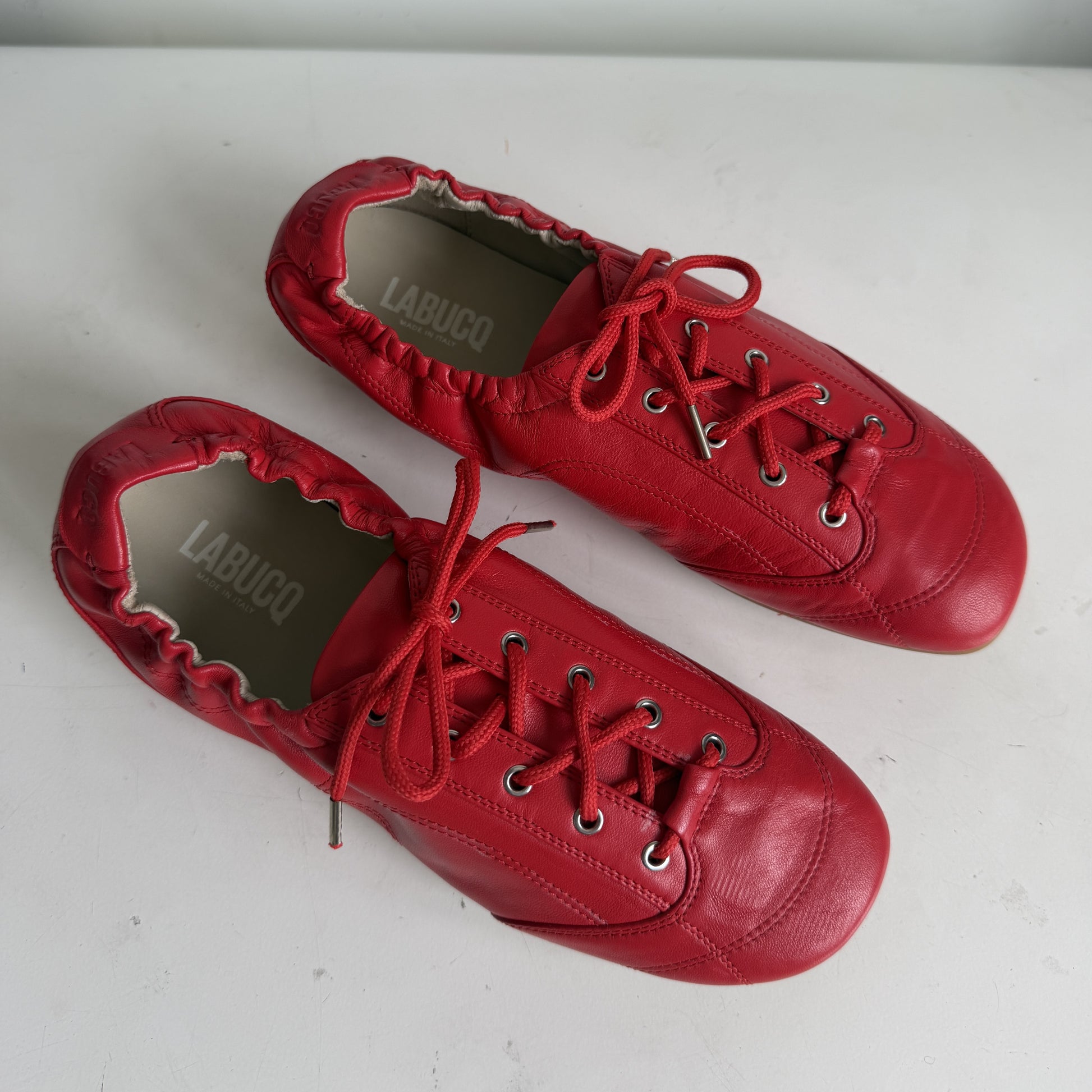 Soft Runner Red Leather Sample Size 37