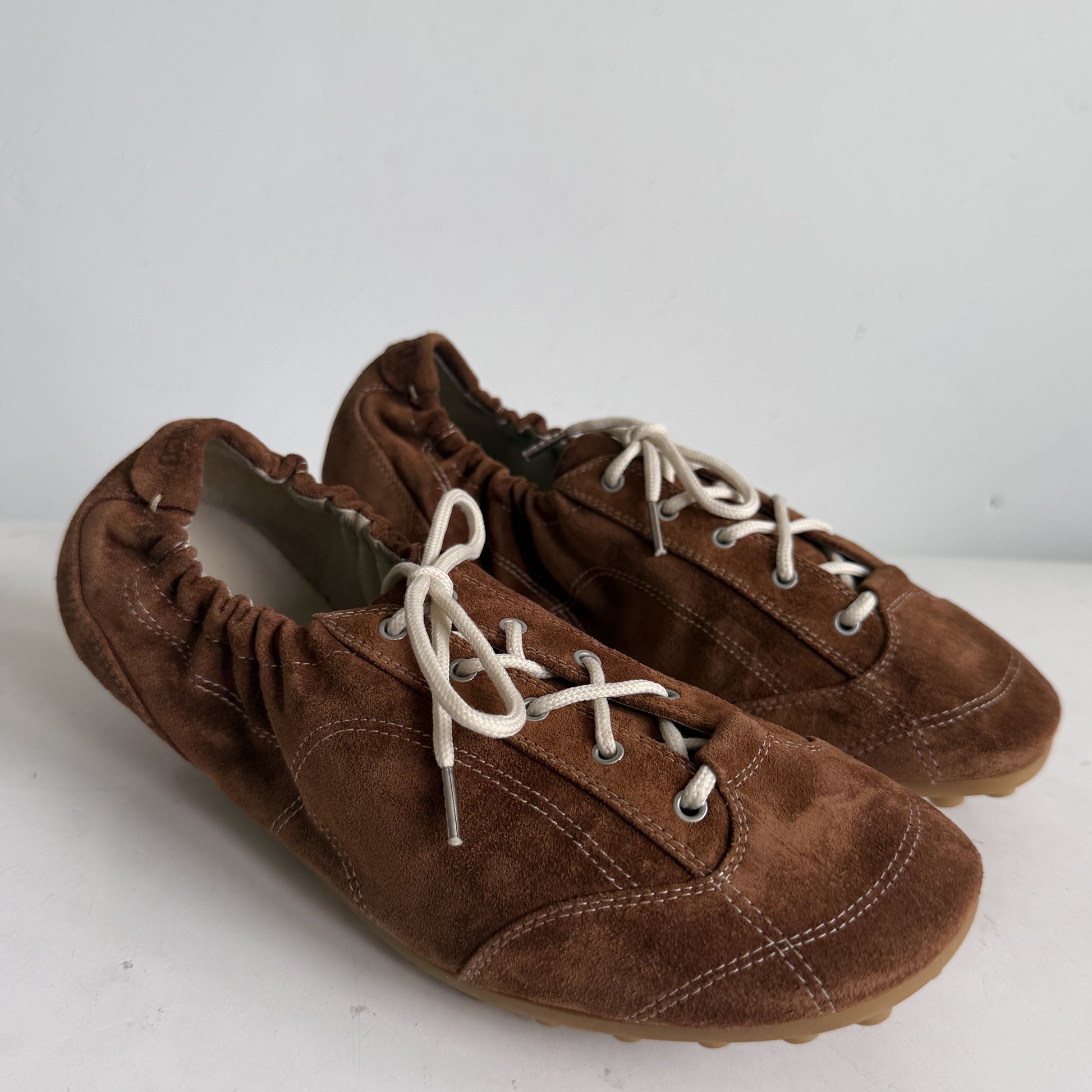Soft Runner Tan Suede Size 40 - Like New