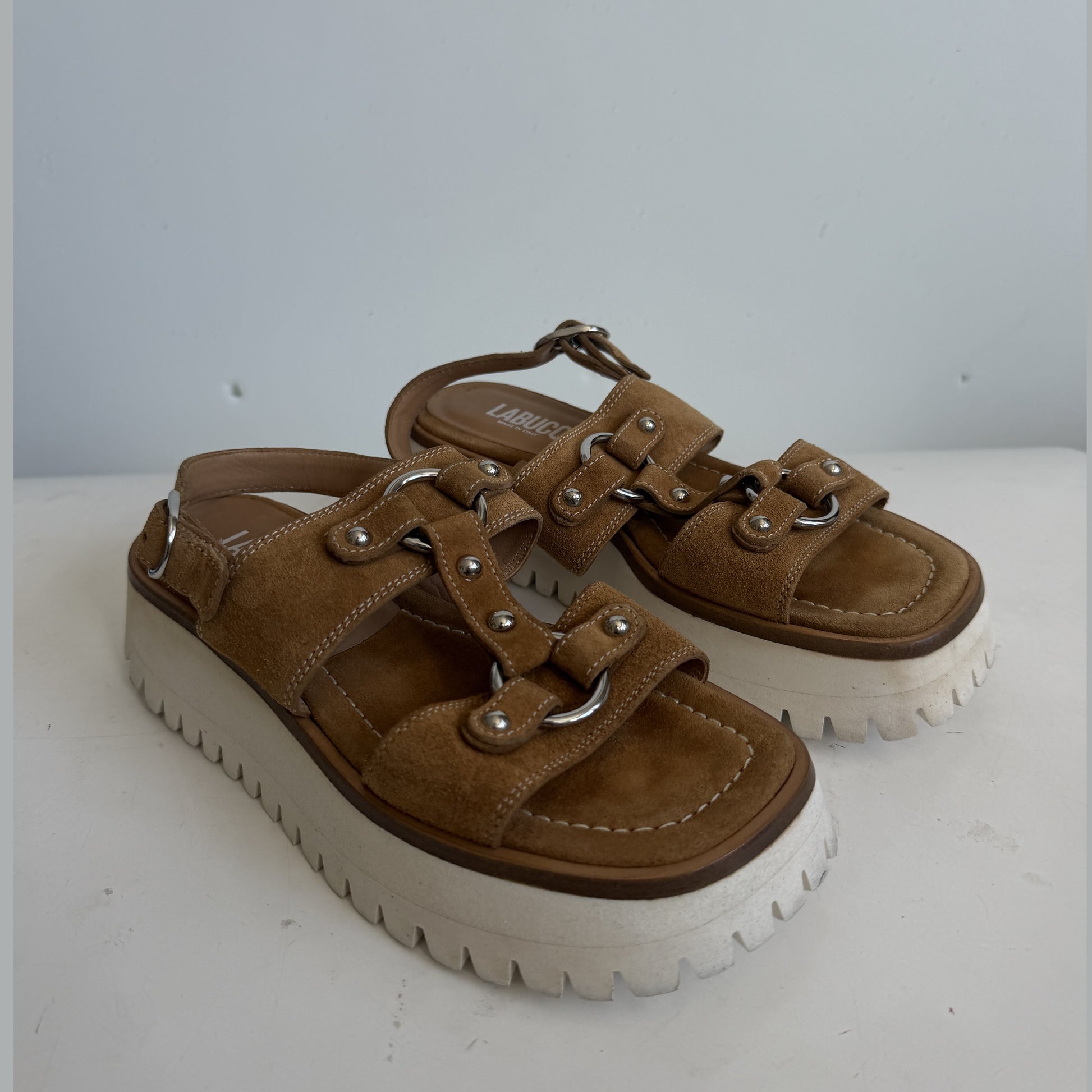 Atlas Sandal Tan Suede Sample Size 37