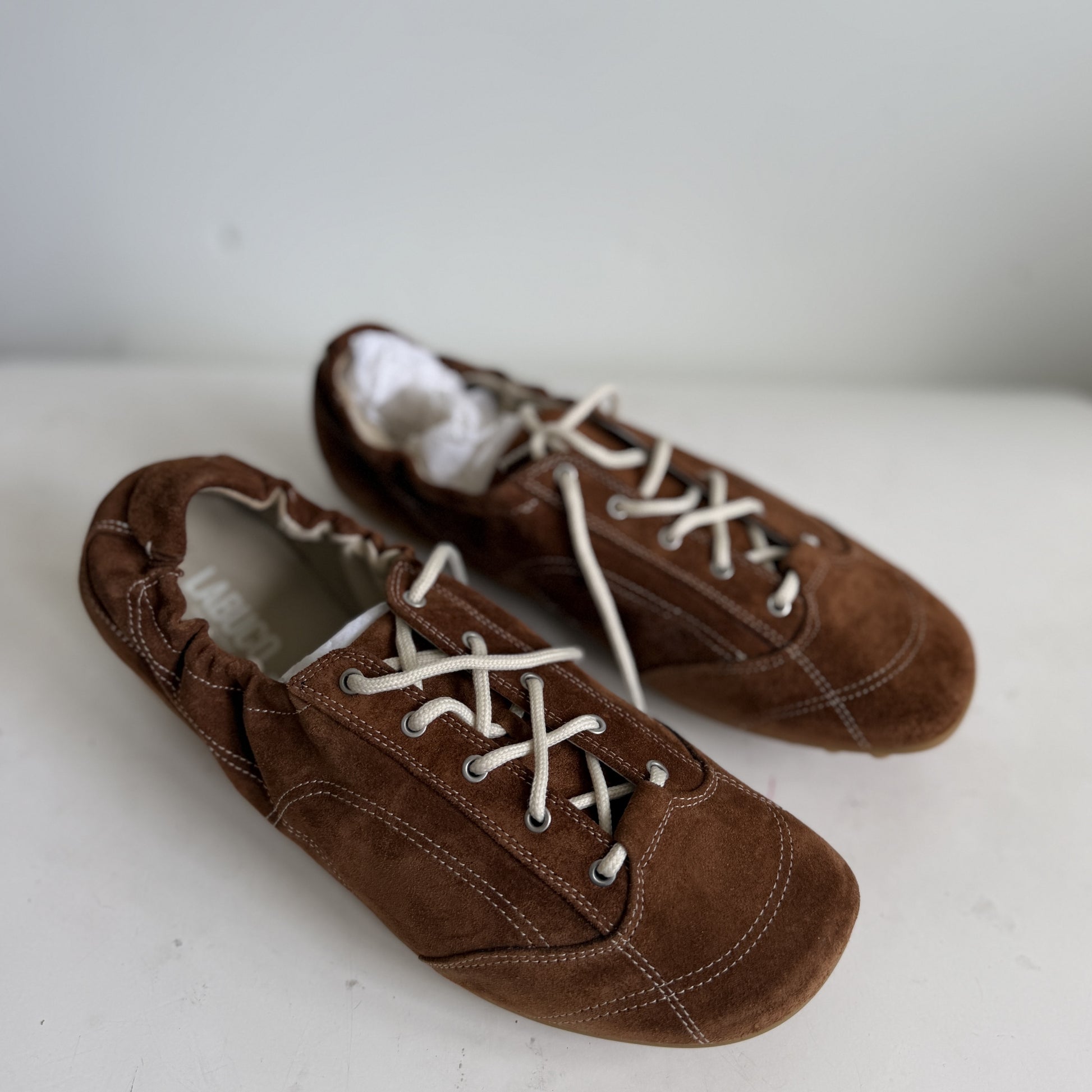 Soft Runner Tan Suede Size 42