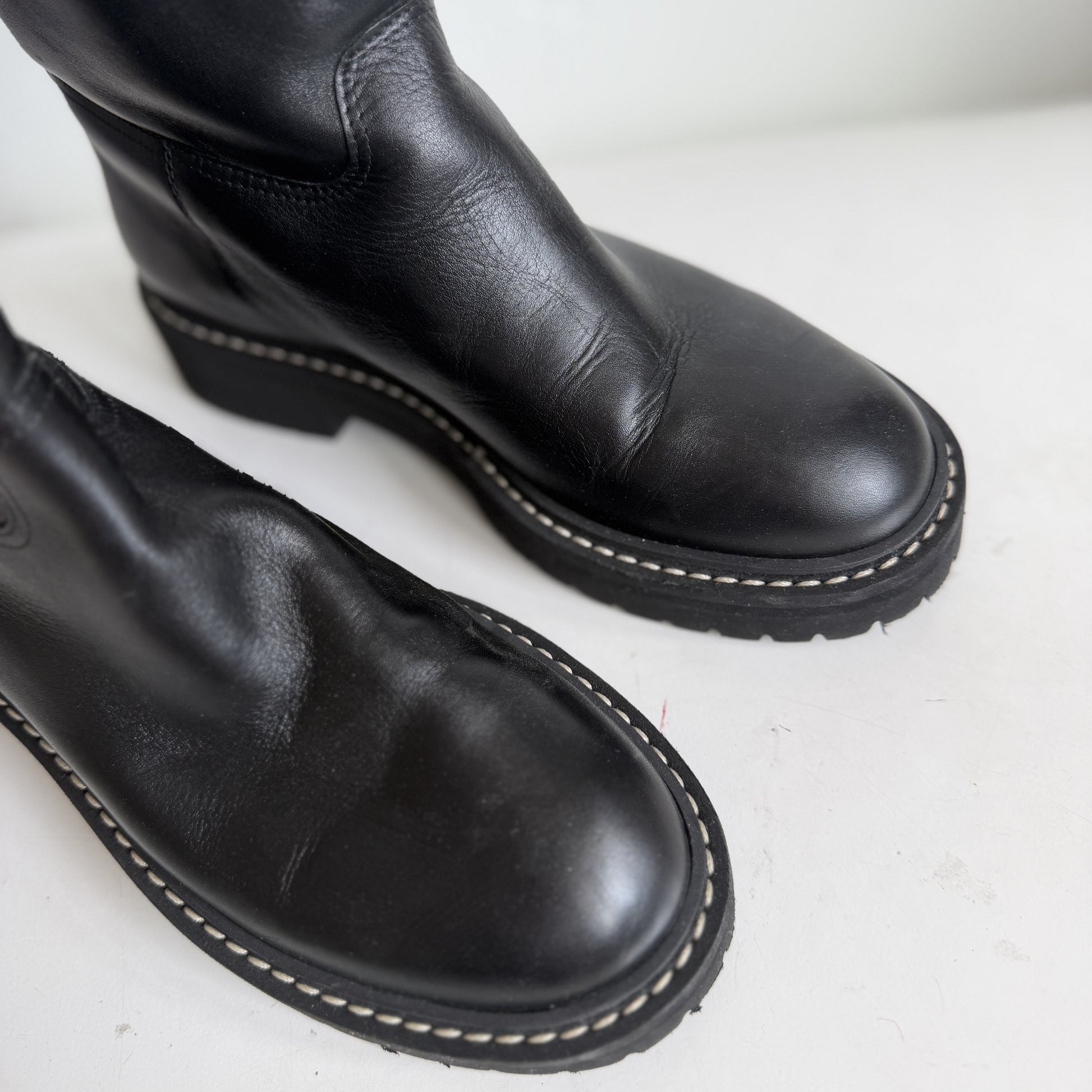 Cavalry Mid Boot Black Sample Size 38