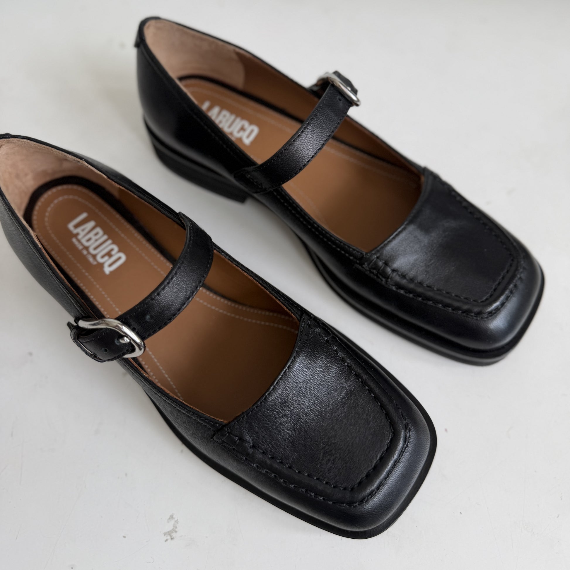 Norman Maryjane Black Sample Size 37