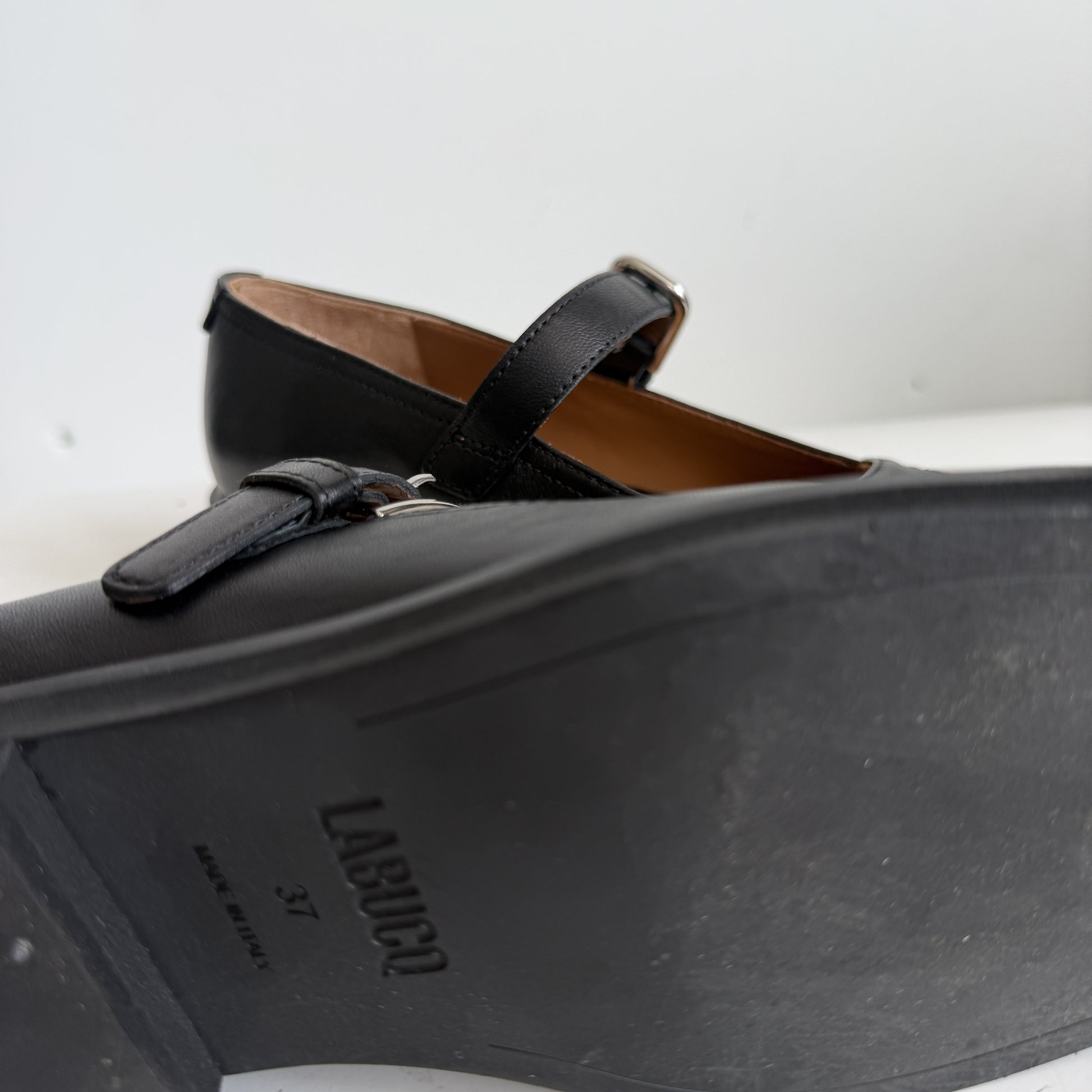 Norman Maryjane Black Sample Size 37