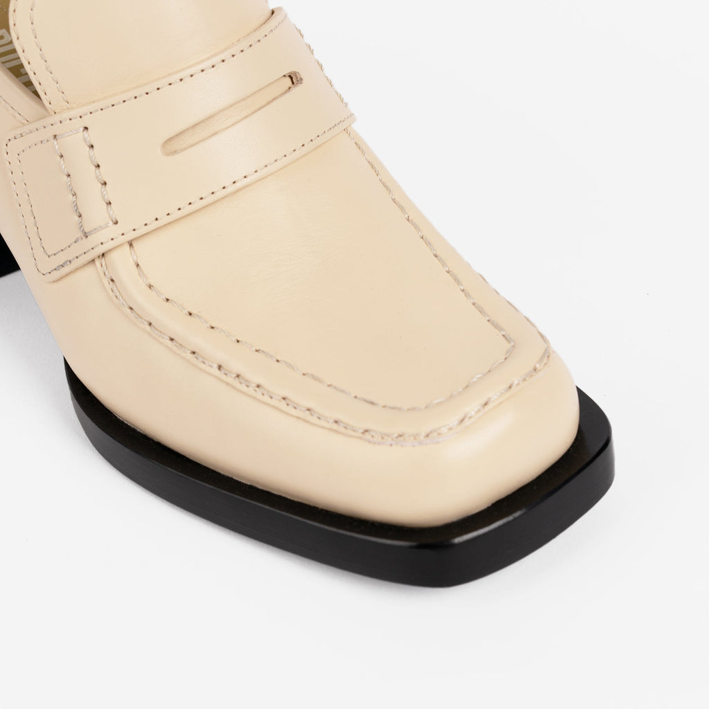Labucq Kitty Loafer Cream | Detail View