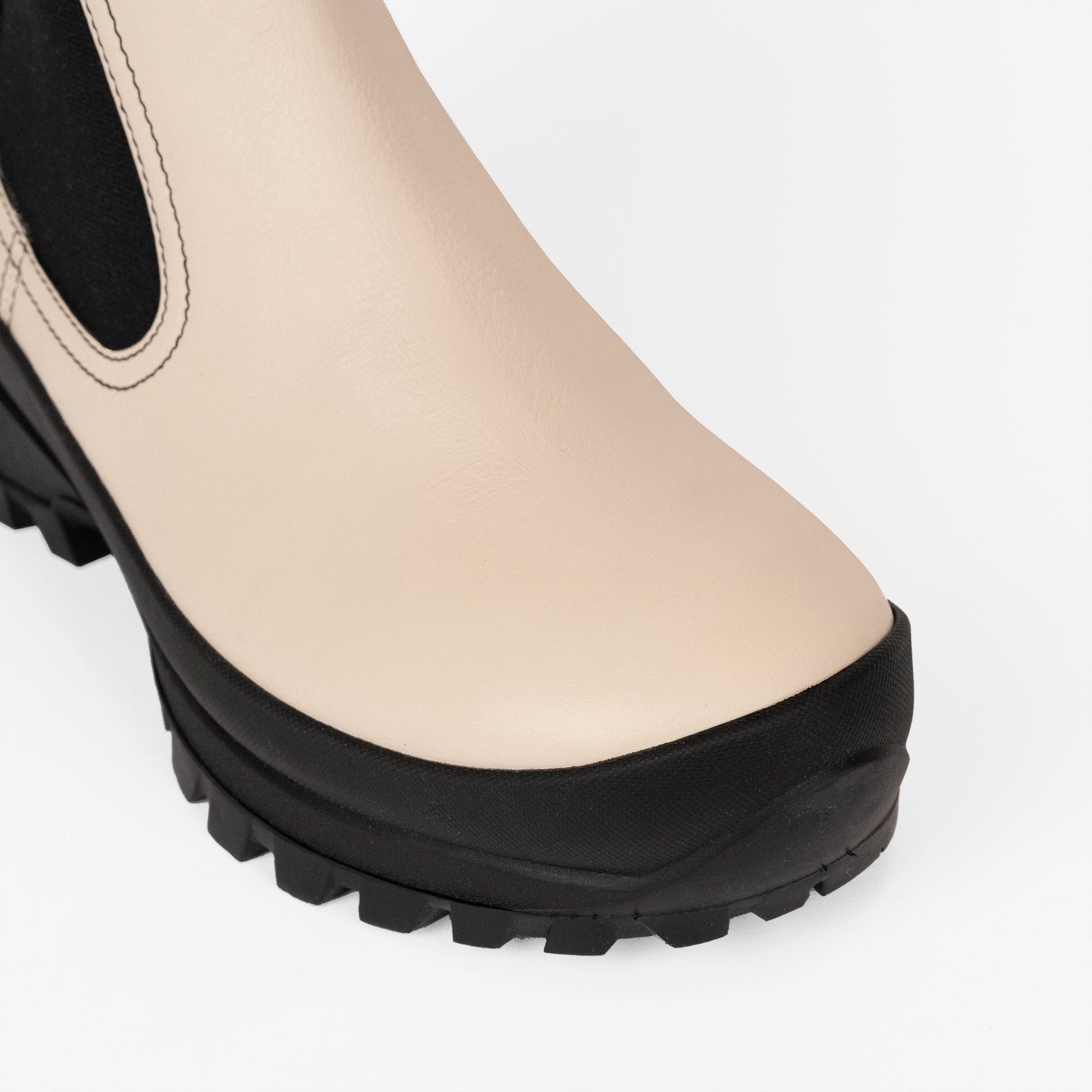 Labucq Suba Chelsea Boot in Cream. Toe View.