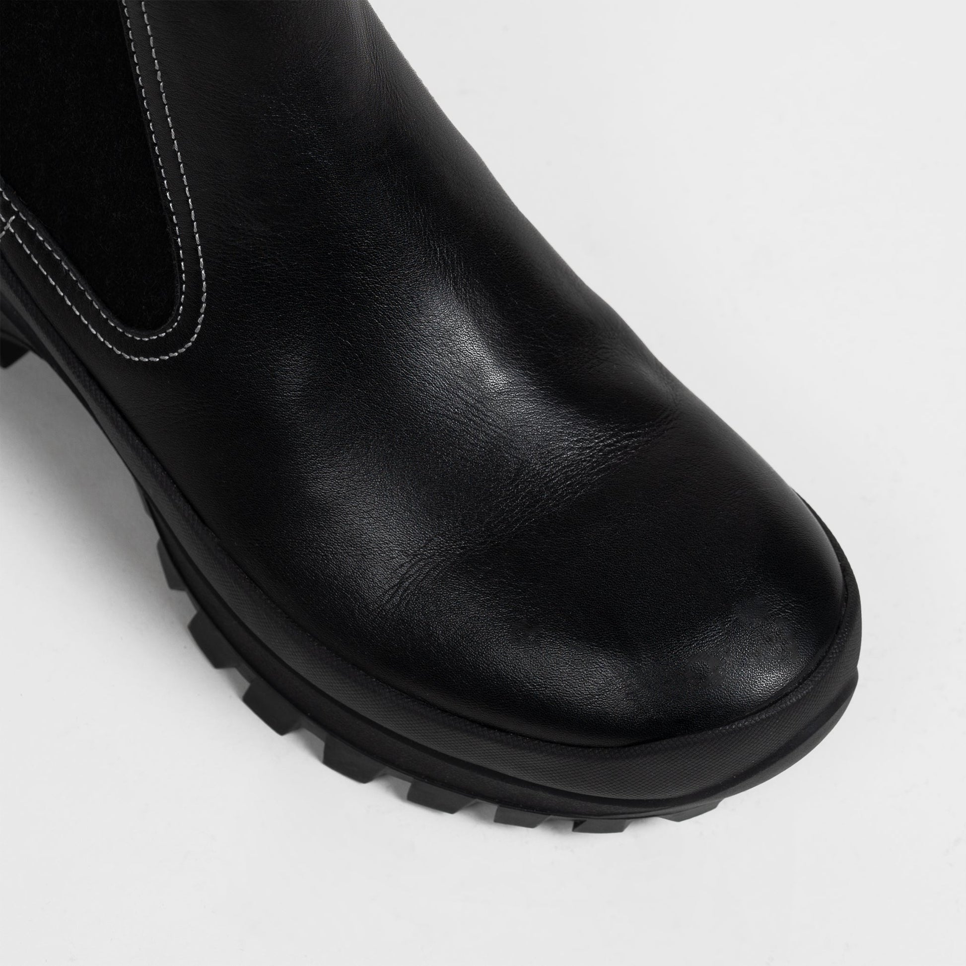 Labucq Suba Boot in Black Calf. Toe View.